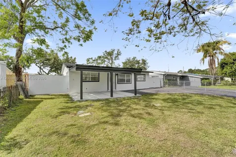 6442 Oak Street Hollywood FL 33024
