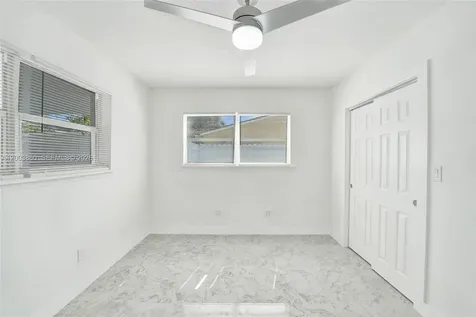 6442 Oak Street Hollywood FL 33024