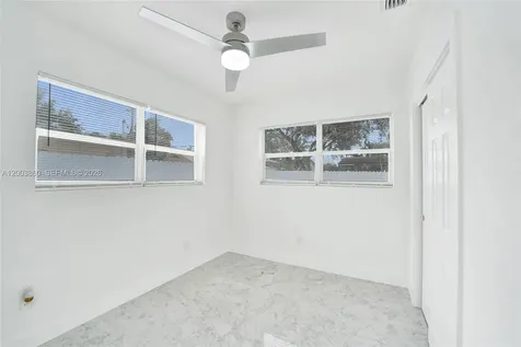 6442 Oak Street Hollywood FL 33024