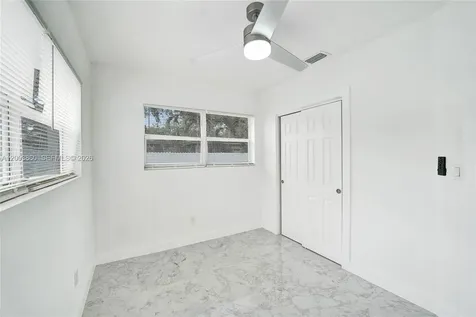6442 Oak Street Hollywood FL 33024