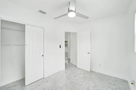6442 Oak Street Hollywood FL 33024
