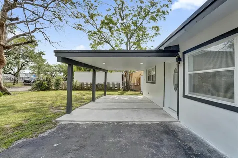 6442 Oak Street Hollywood FL 33024