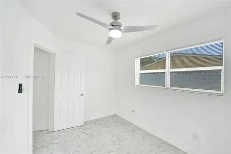 6442 Oak Street Hollywood FL 33024