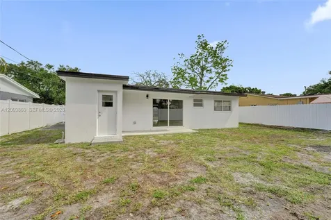 6442 Oak Street Hollywood FL 33024