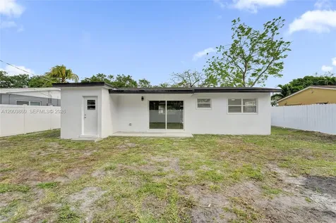 6442 Oak Street Hollywood FL 33024