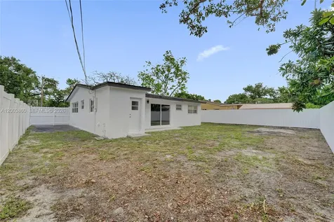 6442 Oak Street Hollywood FL 33024