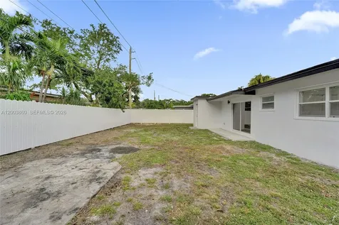 6442 Oak Street Hollywood FL 33024