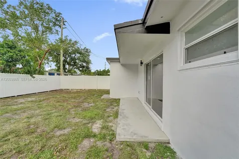 6442 Oak Street Hollywood FL 33024