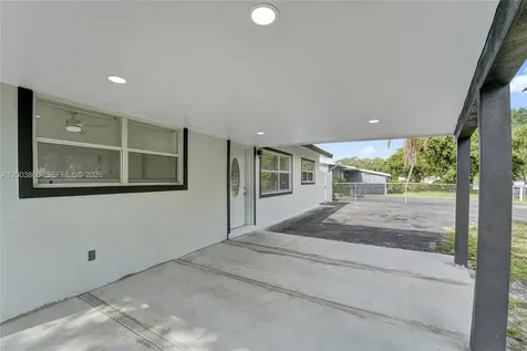 6442 Oak Street Hollywood FL 33024