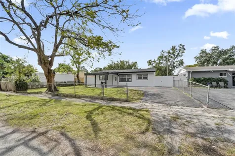 6442 Oak Street Hollywood FL 33024