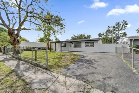 6442 Oak Street Hollywood FL 33024