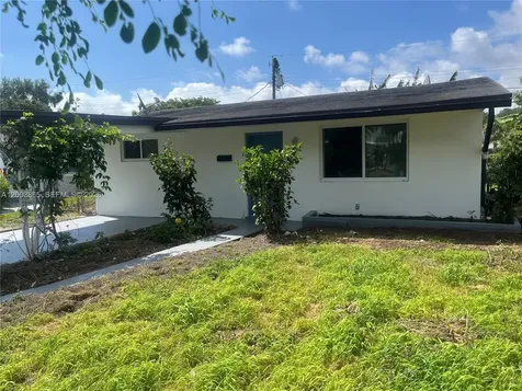 753 SW 3rd Street Dania Beach FL 33004