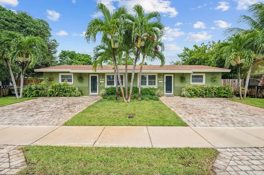 853 NE 37th Street Oakland Park FL 33334