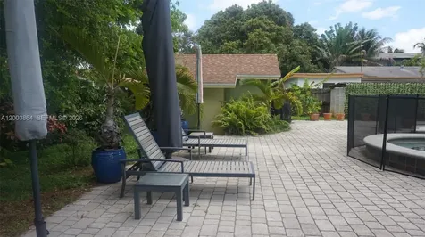 853 NE 37th Street Oakland Park FL 33334