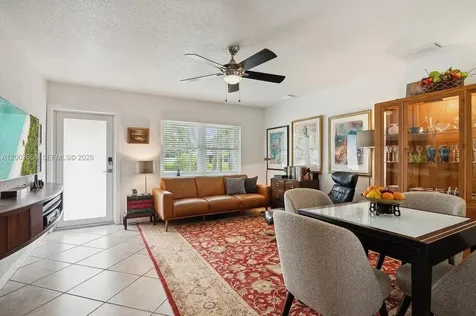 853 NE 37th Street Oakland Park FL 33334