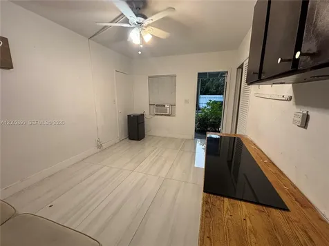 250 SE Park Street Dania Beach FL 33004
