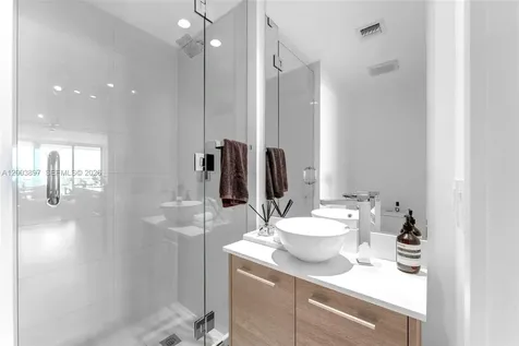 650 NE 32nd Street Miami FL 33137