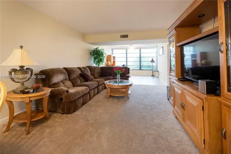 1530 Whitehall Drive Davie FL 33324