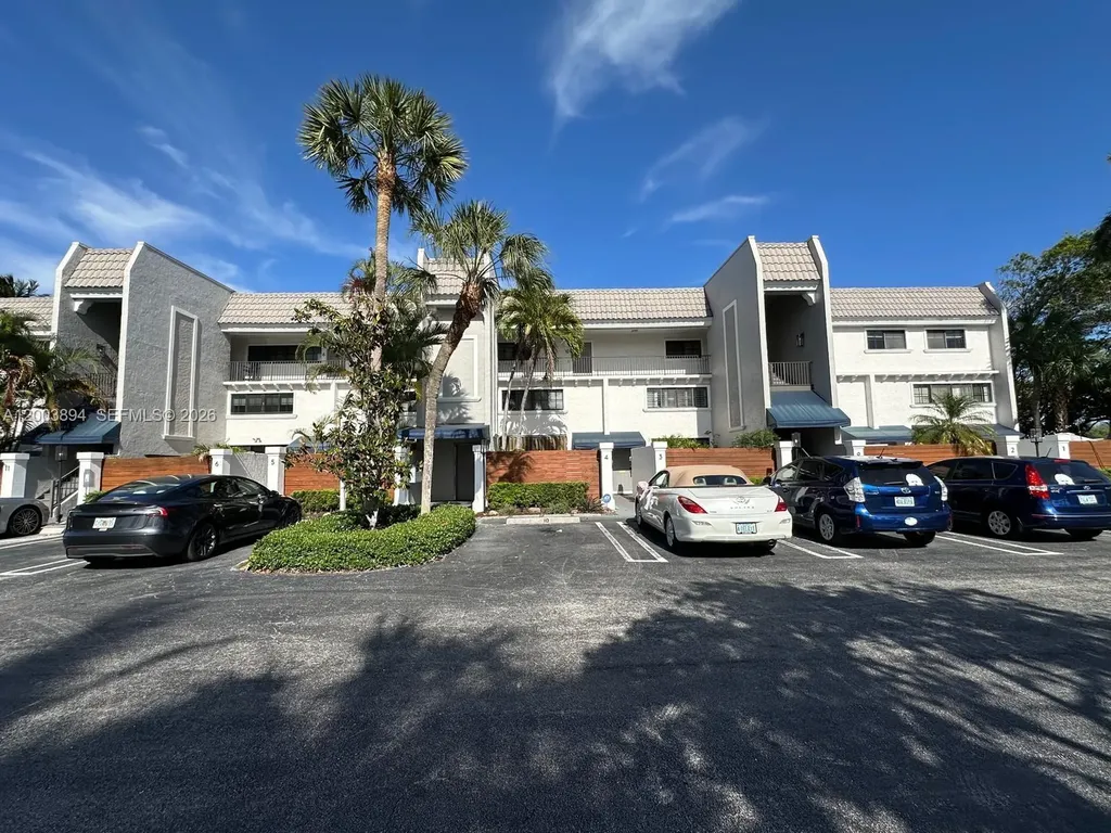 801 Palm Trail Delray Beach FL 33483