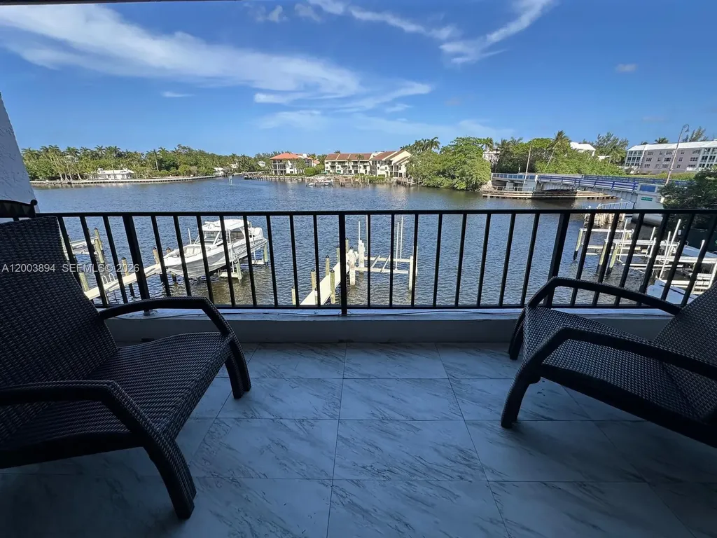 801 Palm Trail Delray Beach FL 33483