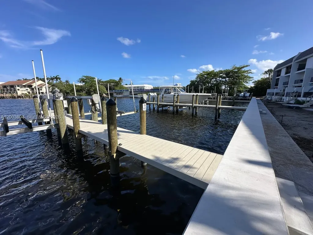 801 Palm Trail Delray Beach FL 33483