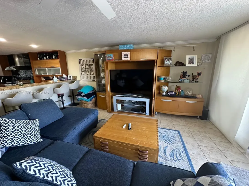 801 Palm Trail Delray Beach FL 33483