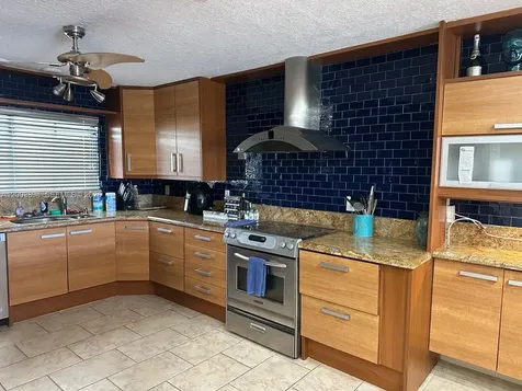 801 Palm Trail Delray Beach FL 33483