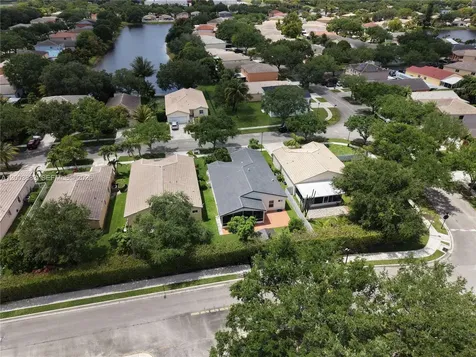 2411 SW 103rd Way Miramar FL 33025