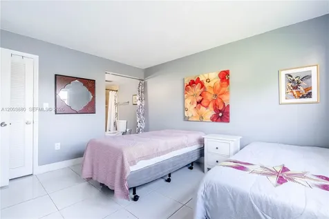 2811 N Pine Island Road Sunrise FL 33322