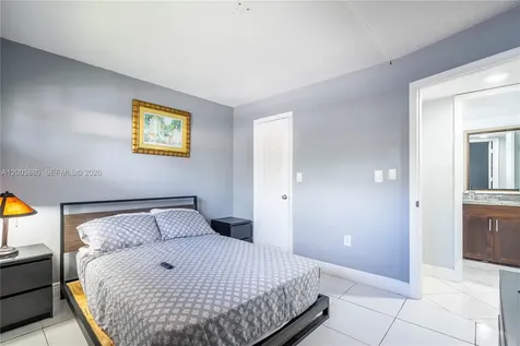 2811 N Pine Island Road Sunrise FL 33322