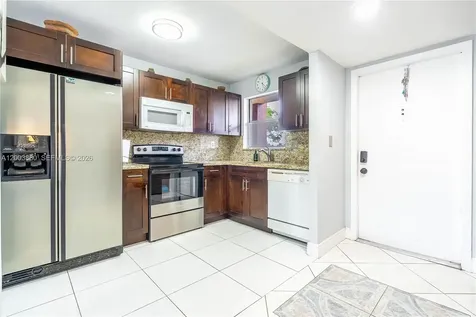 2811 N Pine Island Road Sunrise FL 33322