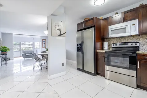 2811 N Pine Island Road Sunrise FL 33322