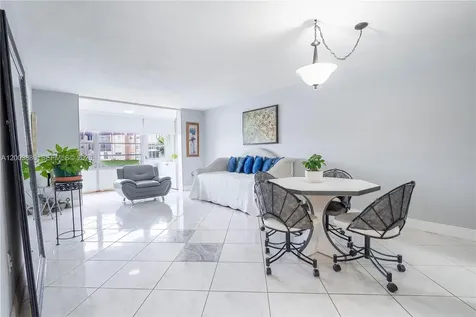 2811 N Pine Island Road Sunrise FL 33322