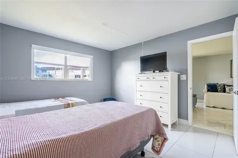 2811 N Pine Island Road Sunrise FL 33322