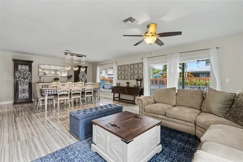 7941 NW 3rd Place Plantation FL 33324