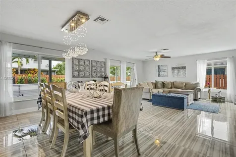 7941 NW 3rd Place Plantation FL 33324