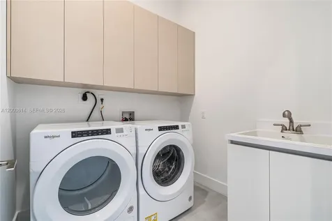 17550 Collins Avenue Sunny Isles Beach FL 33160