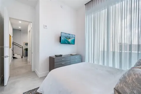 17550 Collins Avenue Sunny Isles Beach FL 33160