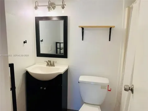 5855 Washington Street Hollywood FL 33023