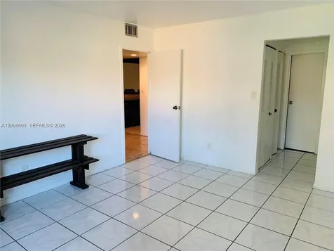 5855 Washington Street Hollywood FL 33023