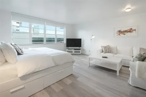 100 Lincoln Road Miami Beach FL 33139