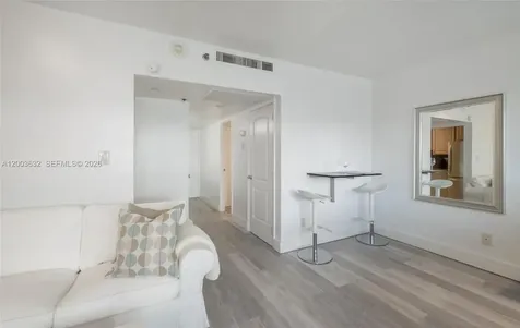 100 Lincoln Road Miami Beach FL 33139