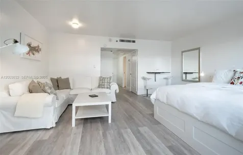 100 Lincoln Road Miami Beach FL 33139