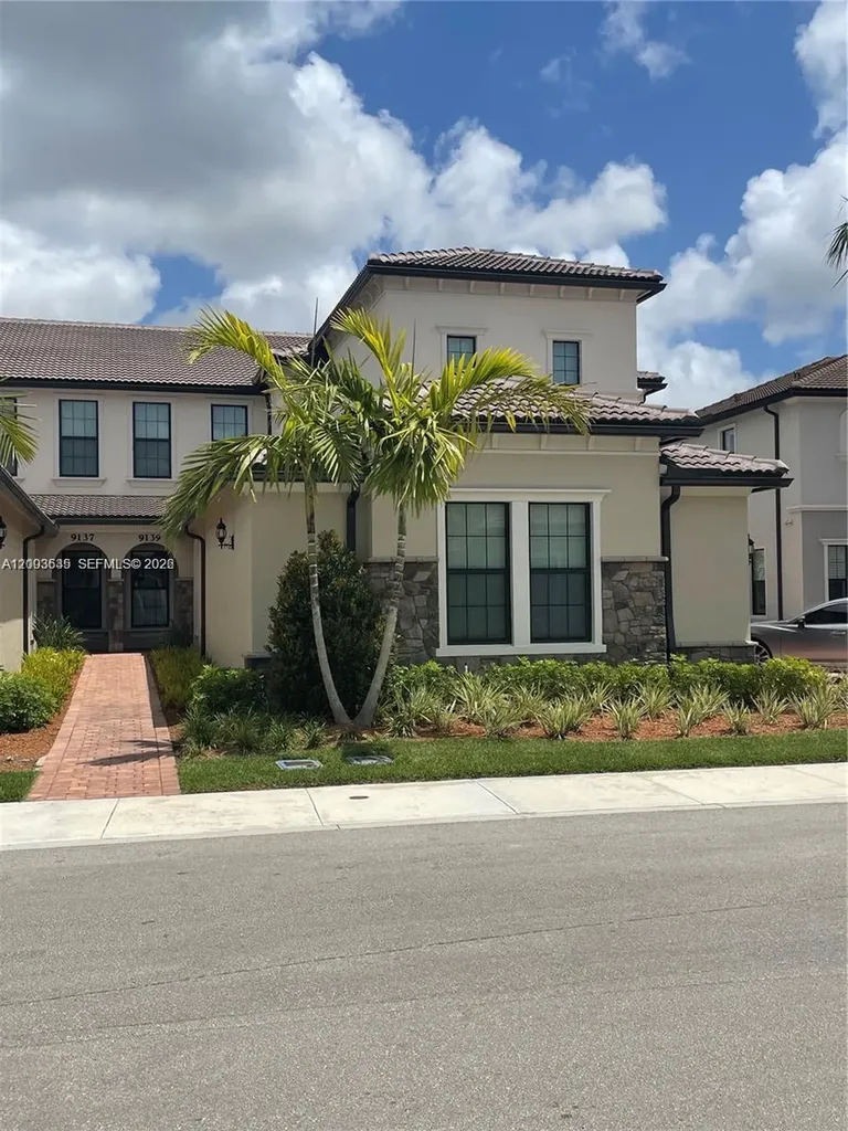 9139 Passiflora Boca Raton FL 33428