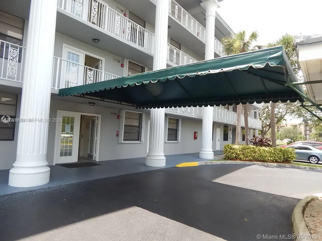 1701 Whitehall Drive Davie FL 33324