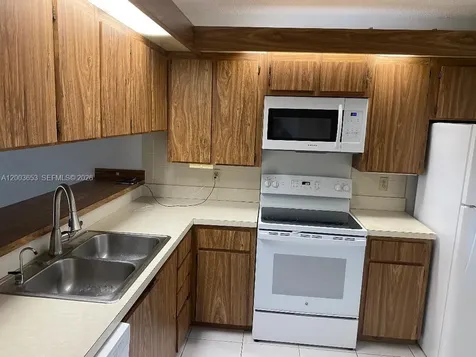 1701 Whitehall Drive Davie FL 33324