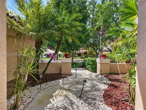 1025 Creekford Drive Weston FL 33326