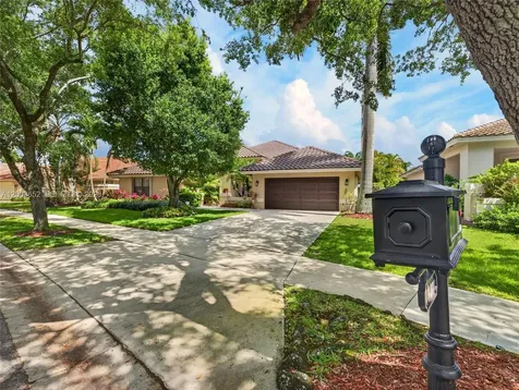 1025 Creekford Drive Weston FL 33326