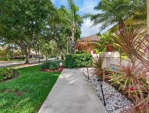 1025 Creekford Drive Weston FL 33326