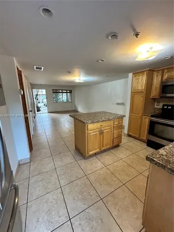 551 NW 82nd Avenue Miami FL 33126
